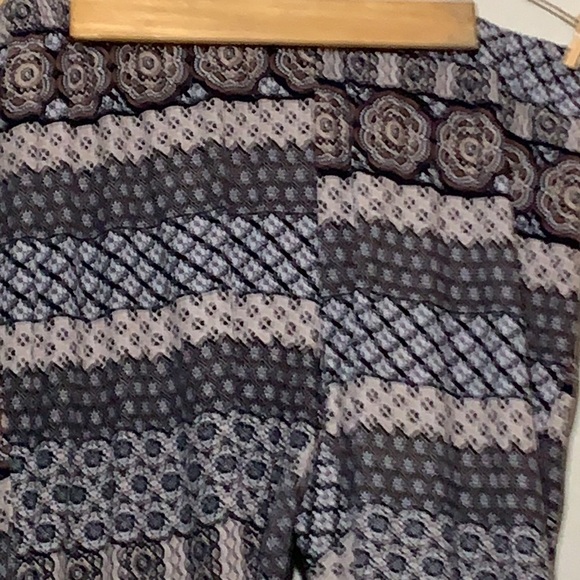 SoSo Brown Black and Cream Print Leggings - Picture 4 of 5